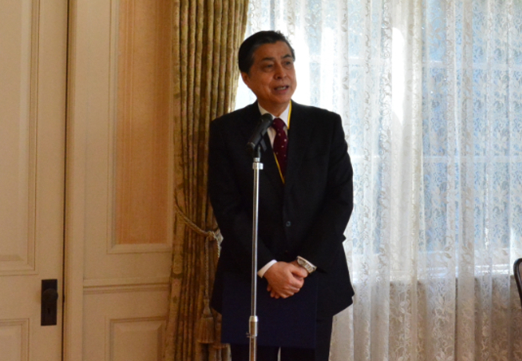 本事業担当／撹上哲夫理事　活発な意見交換、友情を育む、皆さんに期待しますと挨拶